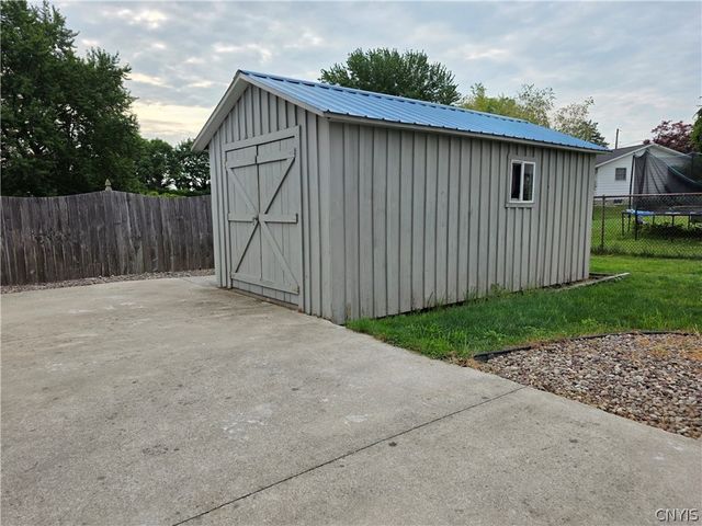 5484 Caughdenoy Road, Clay, NY 13041