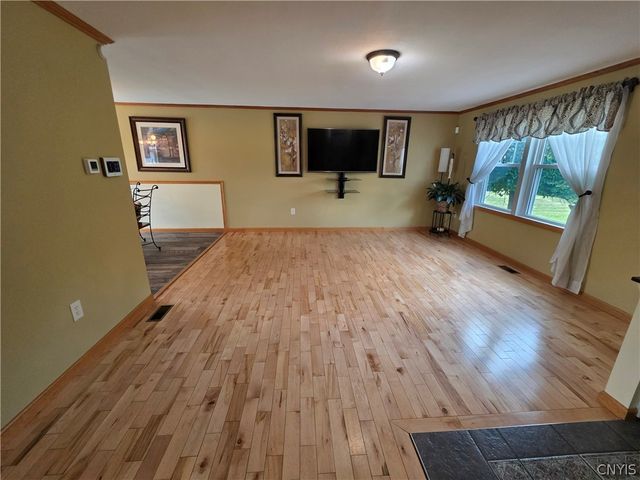 5484 Caughdenoy Road, Clay, NY 13041