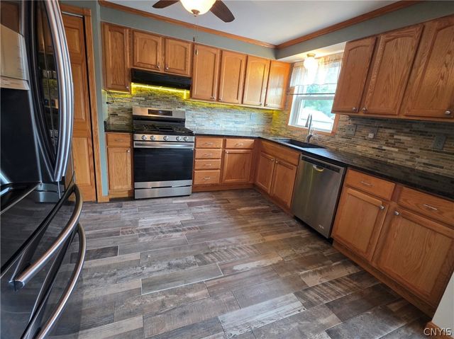 5484 Caughdenoy Road, Clay, NY 13041