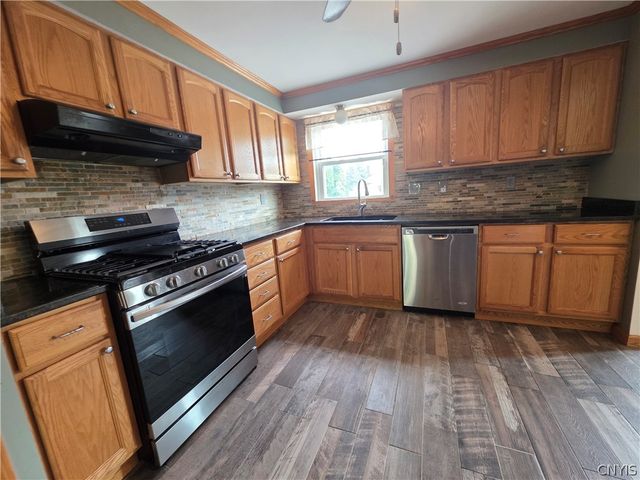 5484 Caughdenoy Road, Clay, NY 13041