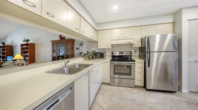 3106 WINDRUSH BOURNE 2, Sarasota, FL 34235