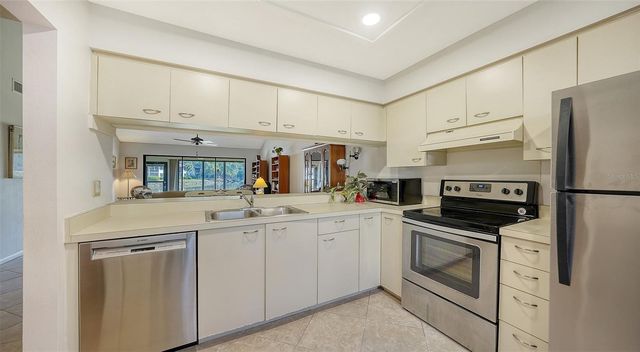 3106 WINDRUSH BOURNE 2, Sarasota, FL 34235