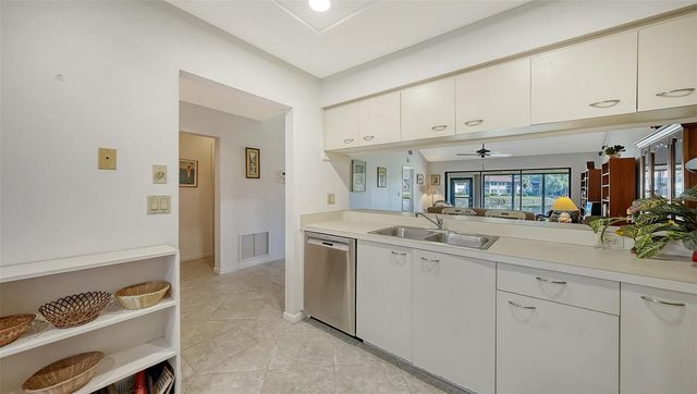 3106 WINDRUSH BOURNE 2, Sarasota, FL 34235