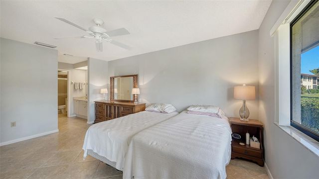 3106 WINDRUSH BOURNE 2, Sarasota, FL 34235