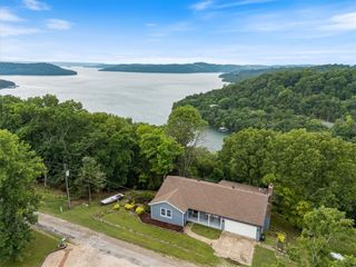 326 Hillcrest Road, Eureka Springs, AR 72631
