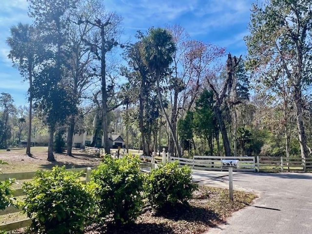 Image 16 of property listing at 0 SOUTHWOOD COURT, New Port Richey, FL 34654