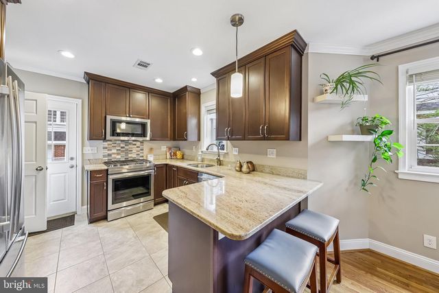3724 2ND ST S, Arlington, VA 22204