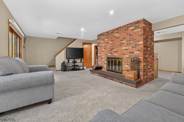 4 Craig Rd, Readington Twp., NJ 08853