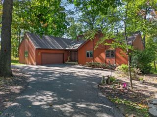 4 Craig Rd, Readington Twp., NJ 08853