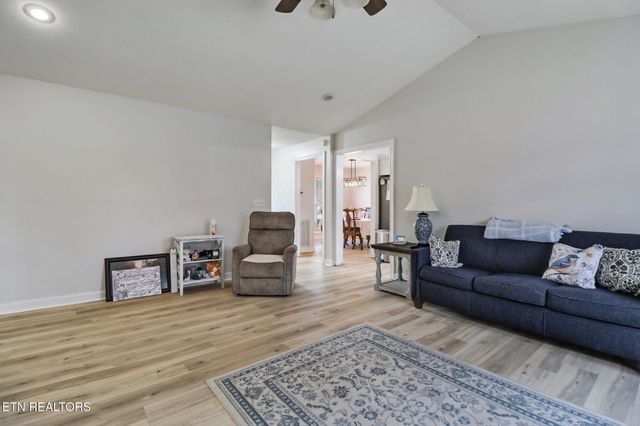 93 Tower Way, Allardt, TN 38504