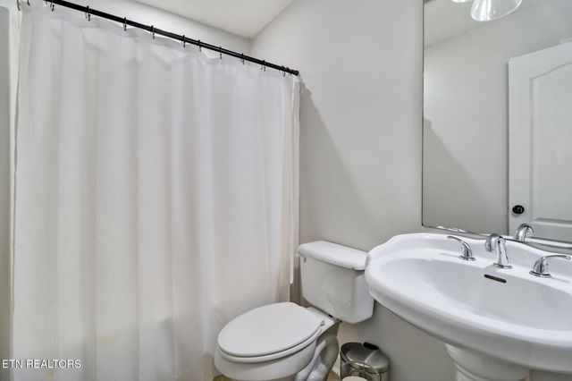 93 Tower Way, Allardt, TN 38504