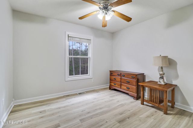 93 Tower Way, Allardt, TN 38504