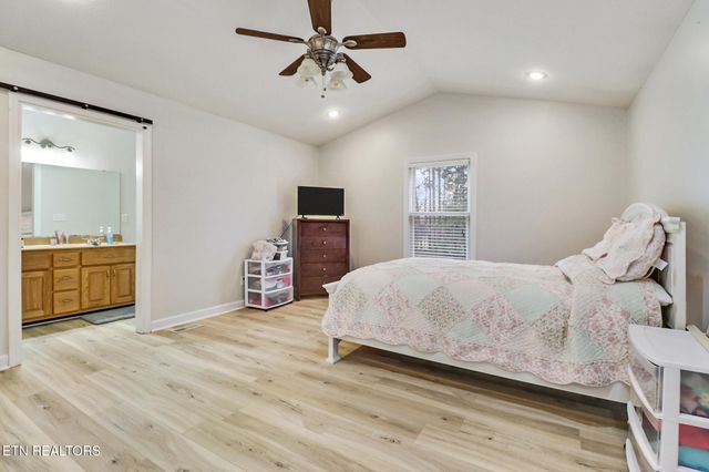 93 Tower Way, Allardt, TN 38504