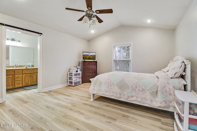 93 Tower Way, Allardt, TN 38504