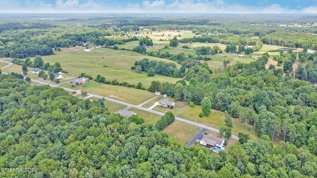 93 Tower Way, Allardt, TN 38504