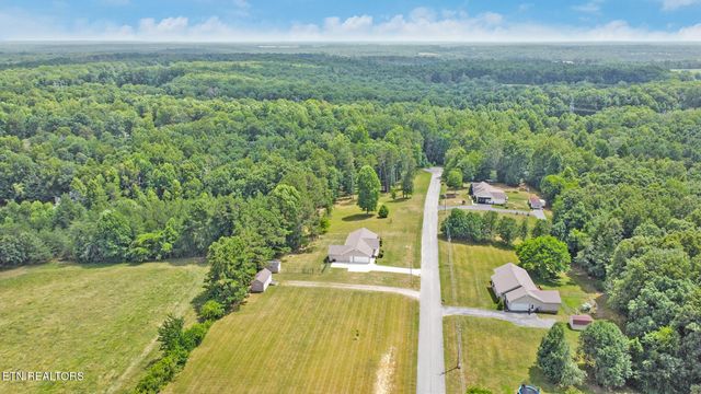 93 Tower Way, Allardt, TN 38504
