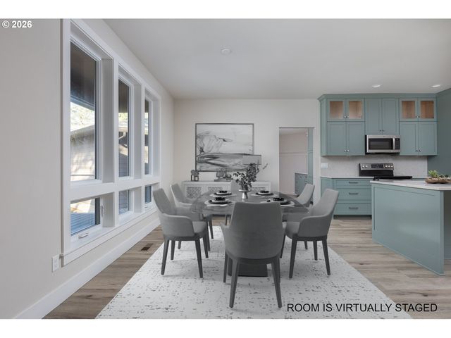 105 W BAY POINT Rd, Gleneden Beach, OR 97388