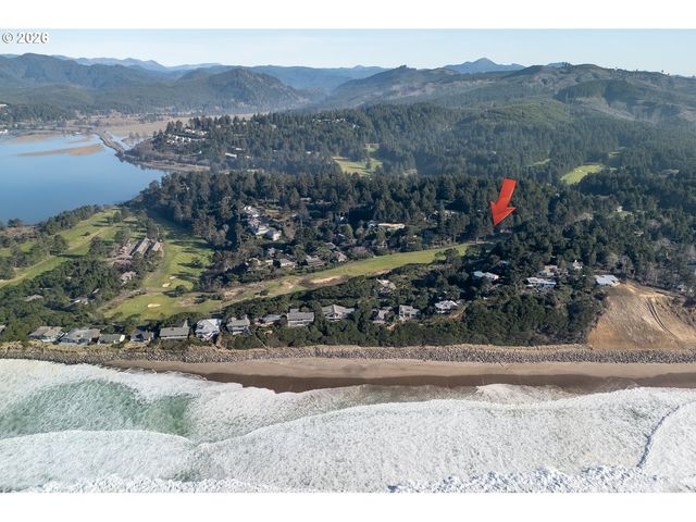 105 W BAY POINT Rd, Gleneden Beach, OR 97388