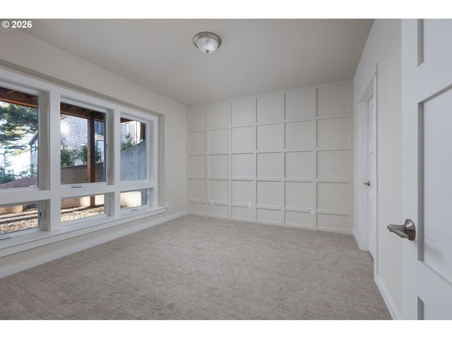 105 W BAY POINT Rd, Gleneden Beach, OR 97388