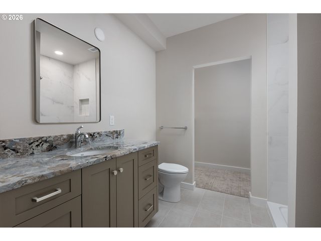 105 W BAY POINT Rd, Gleneden Beach, OR 97388