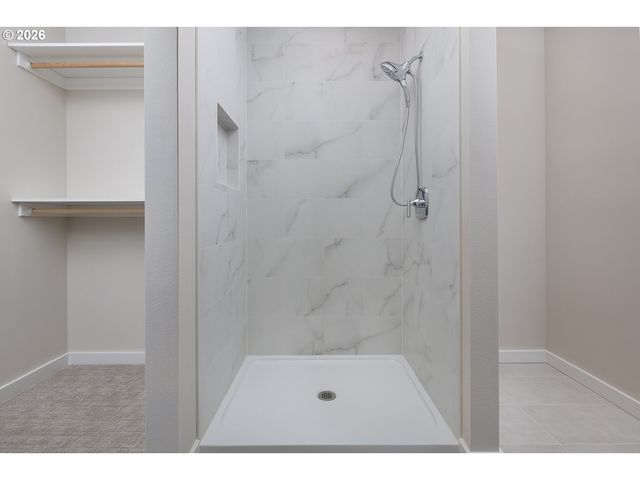 105 W BAY POINT Rd, Gleneden Beach, OR 97388