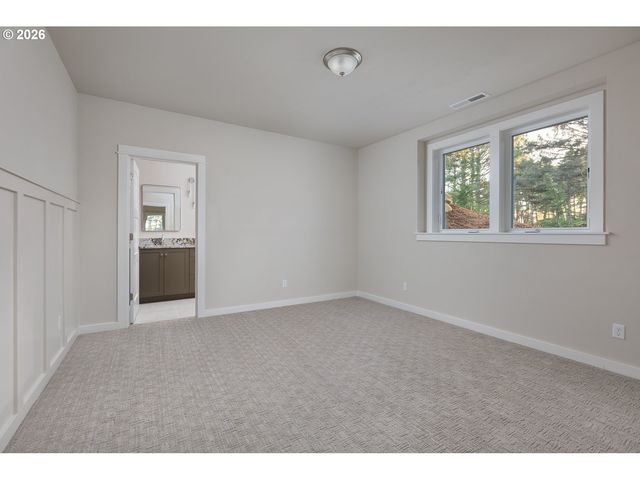 105 W BAY POINT Rd, Gleneden Beach, OR 97388