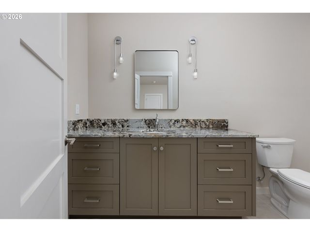 105 W BAY POINT Rd, Gleneden Beach, OR 97388