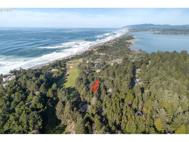 105 W BAY POINT Rd, Gleneden Beach, OR 97388