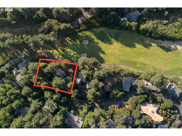 105 W BAY POINT Rd, Gleneden Beach, OR 97388