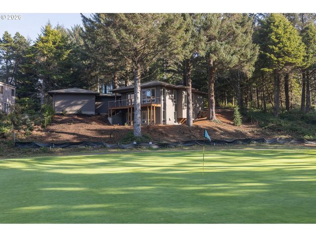 105 W BAY POINT Rd, Gleneden Beach, OR 97388