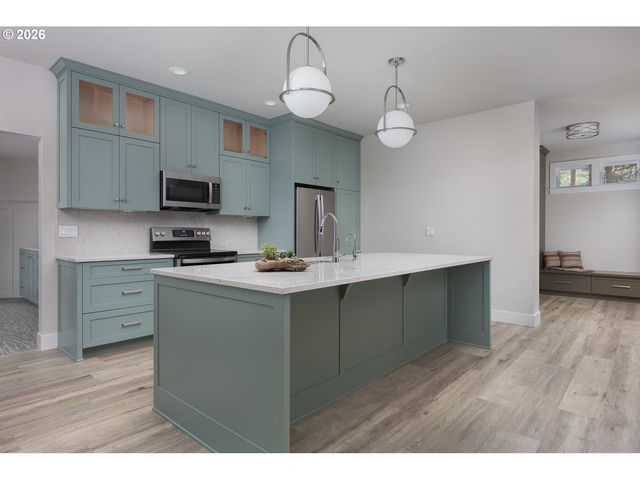 105 W BAY POINT Rd, Gleneden Beach, OR 97388