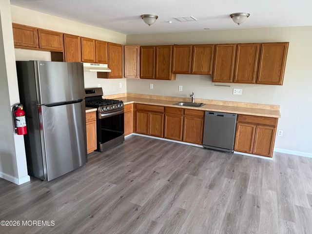 1 Memorial Drive 203, Waretown, NJ 08758