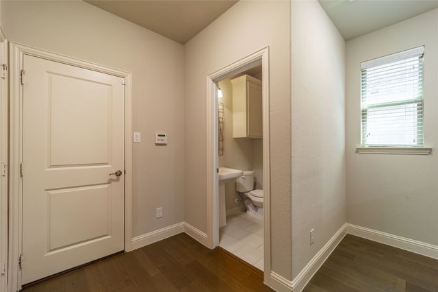 4666 Rhett Lane E, Carrollton, TX 75010