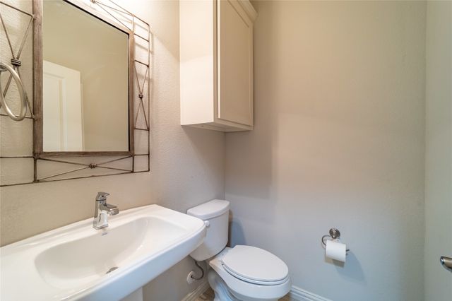 4666 Rhett Lane E, Carrollton, TX 75010