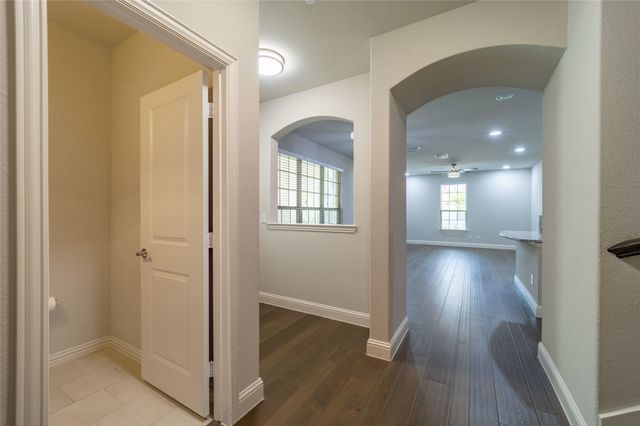 4666 Rhett Lane E, Carrollton, TX 75010
