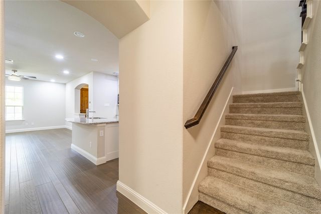 4666 Rhett Lane E, Carrollton, TX 75010