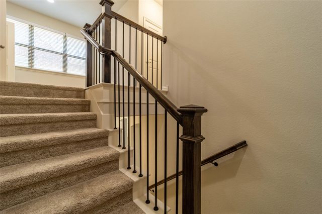 4666 Rhett Lane E, Carrollton, TX 75010