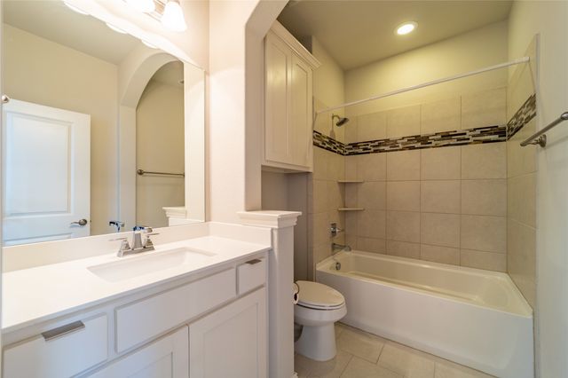 4666 Rhett Lane E, Carrollton, TX 75010