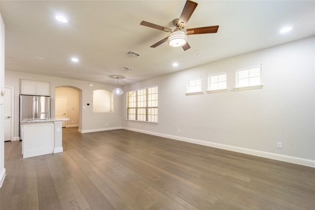 4666 Rhett Lane E, Carrollton, TX 75010