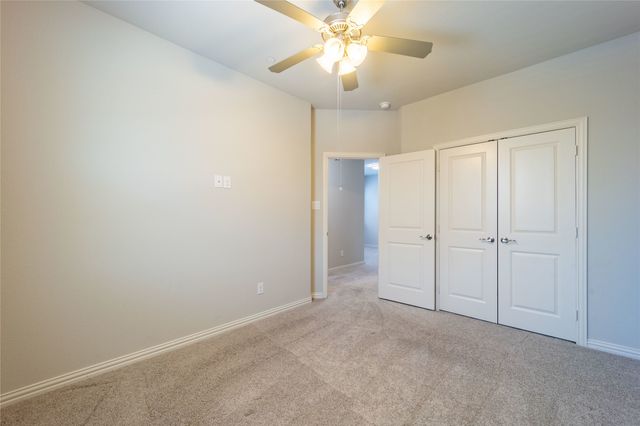 4666 Rhett Lane E, Carrollton, TX 75010