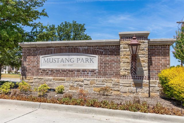 4666 Rhett Lane E, Carrollton, TX 75010