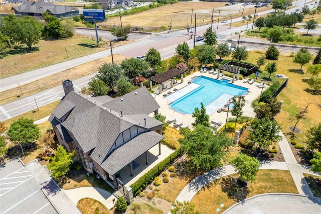 4666 Rhett Lane E, Carrollton, TX 75010