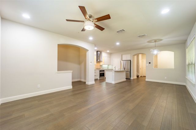 4666 Rhett Lane E, Carrollton, TX 75010
