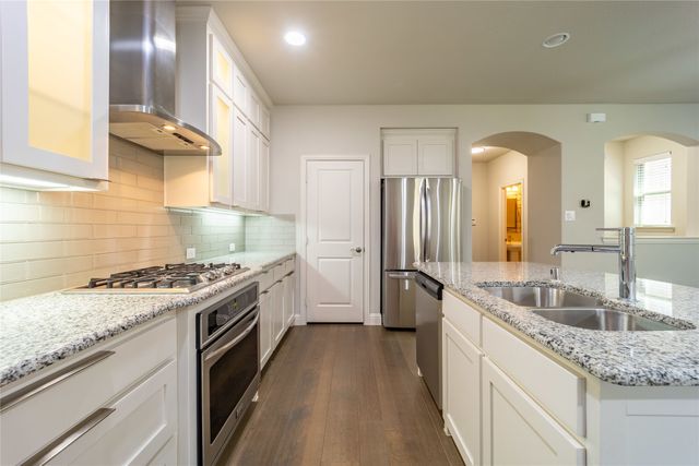 4666 Rhett Lane E, Carrollton, TX 75010