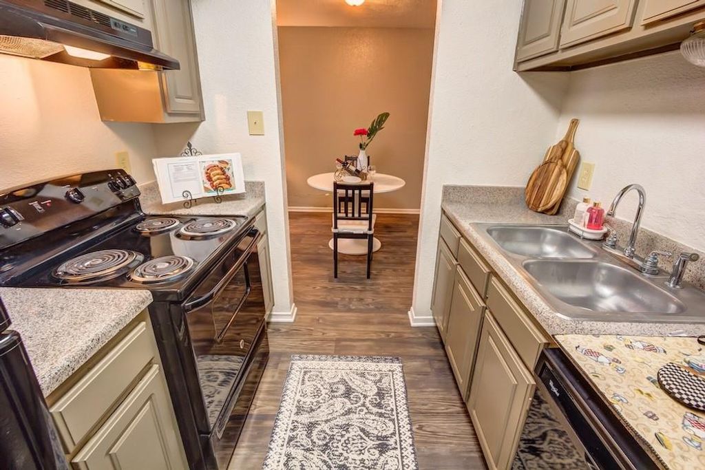 480 W Parker Road 51, Houston, TX 77091