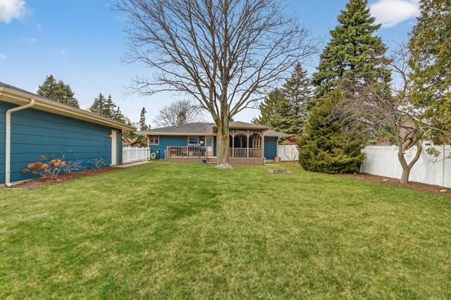 535 Thompson Avenue, Winthrop Harbor, IL 60096