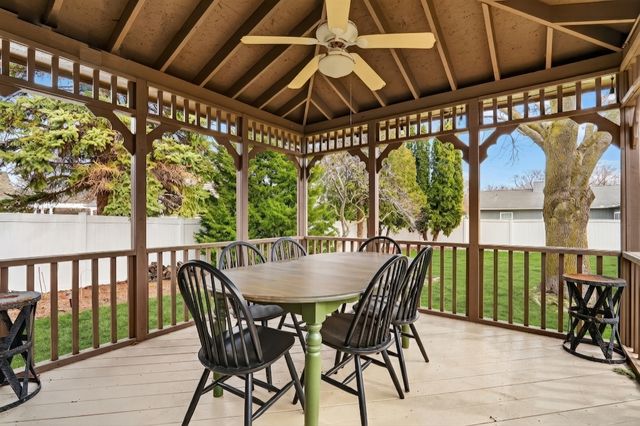 535 Thompson Avenue, Winthrop Harbor, IL 60096