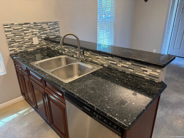 591 BURR OAK LN, Canyon Lake, TX 78133