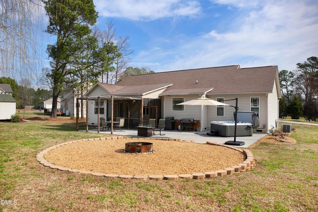 3005 Sara Grace Lane, Zebulon, NC 27597