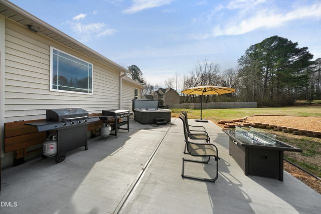 3005 Sara Grace Lane, Zebulon, NC 27597